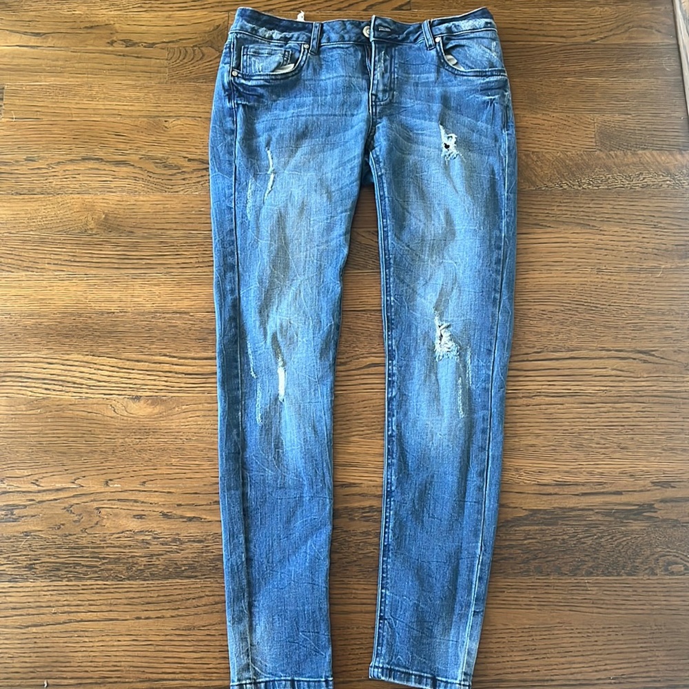 Forever 21 Denim size 28 skinny ripped blue jeans